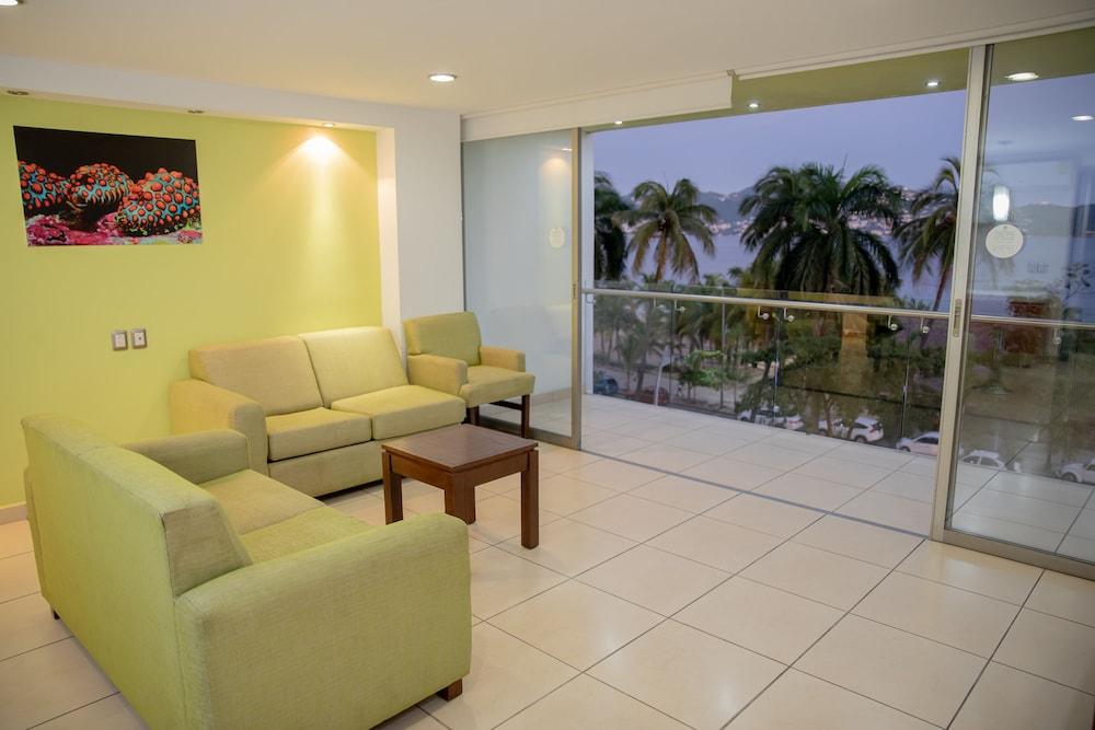 Ramada By Wyndham Acapulco Hotel & Suites Zewnętrze zdjęcie