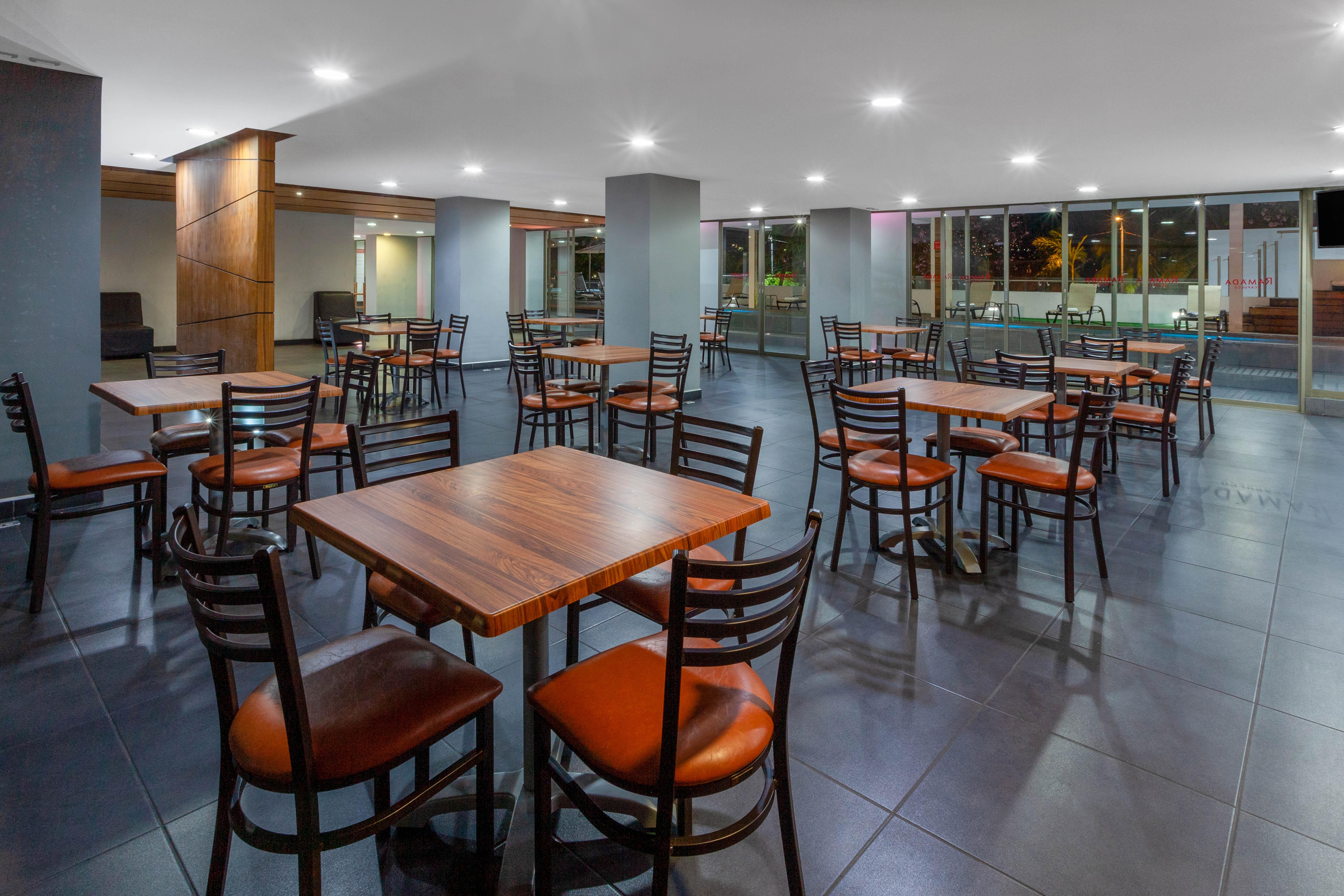 Ramada By Wyndham Acapulco Hotel & Suites Zewnętrze zdjęcie
