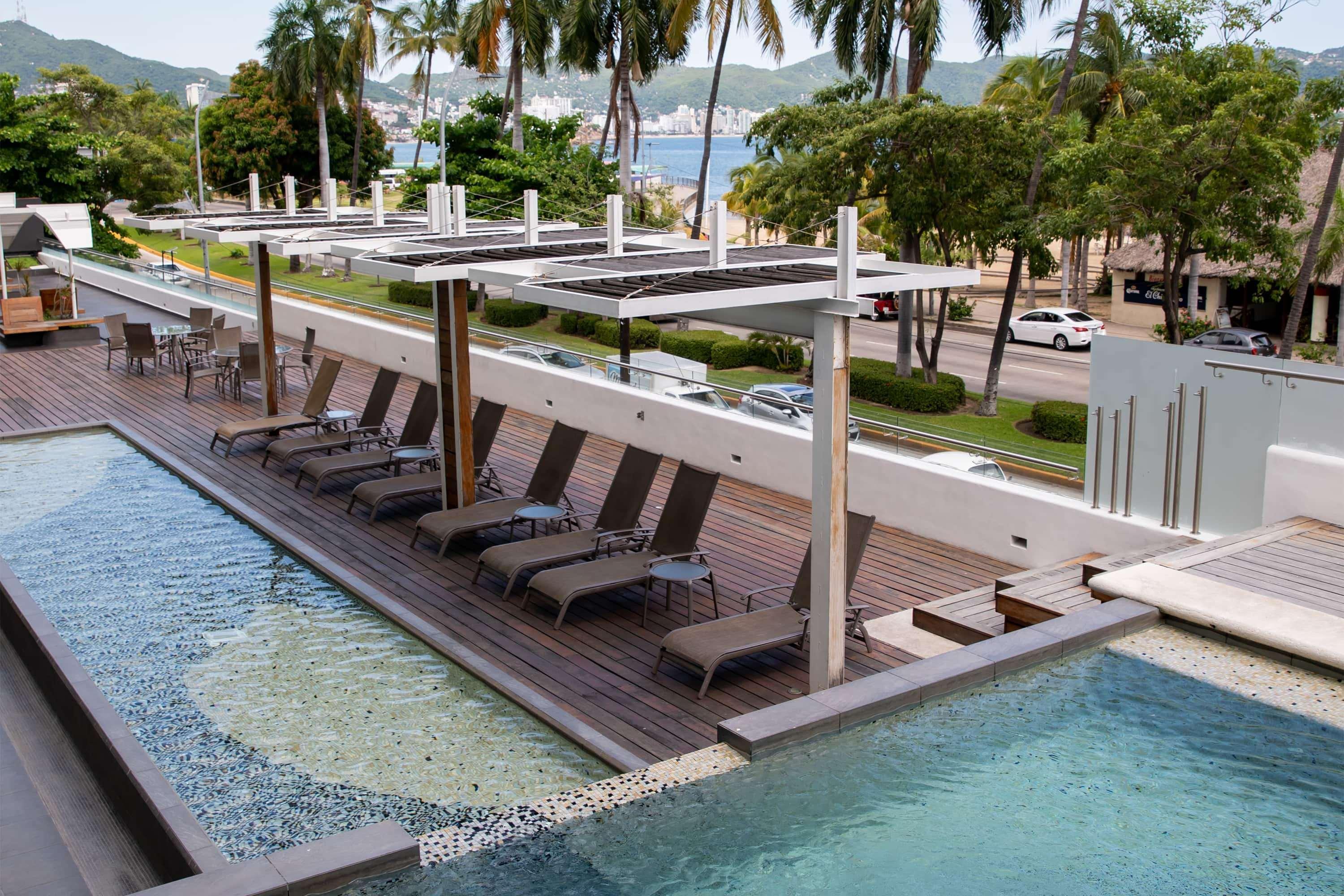 Ramada By Wyndham Acapulco Hotel & Suites Zewnętrze zdjęcie